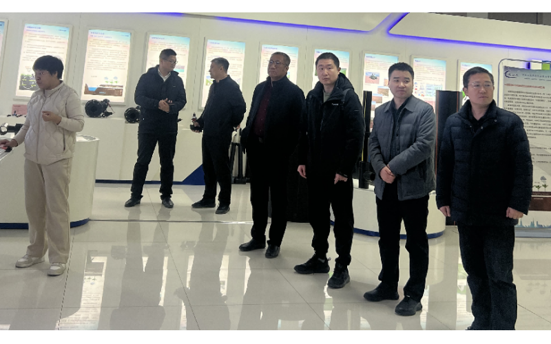 唐山市工信局有關(guān)領(lǐng)導(dǎo)一行來我公司調(diào)研指導(dǎo)