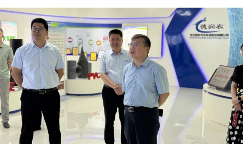 萬衛東一行赴潤農節水調研
